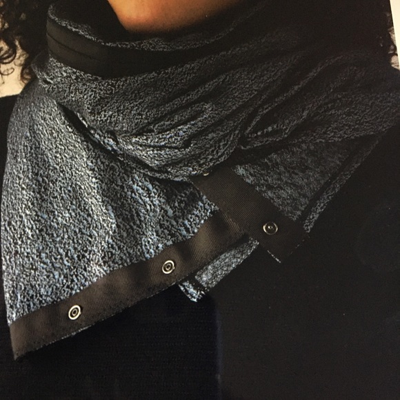 LULULEMON NWT AUTHENTIC VINYASA BLUE & BLACK COZY SOFT VERSATILE WRAP - Picture 4 of 16